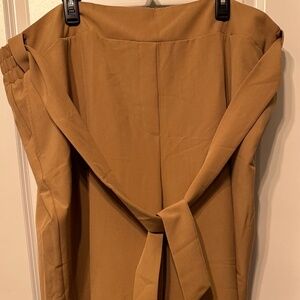 Lane Bryant Camel Paperbag Waist Wide-Leg Pants w/ Tie Belt and pockets– Size 28